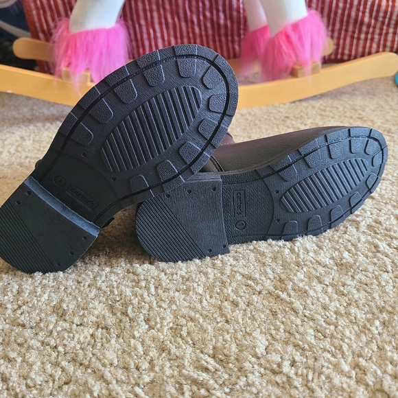 Carter's girls boot size 1 - Picture 3 of 7